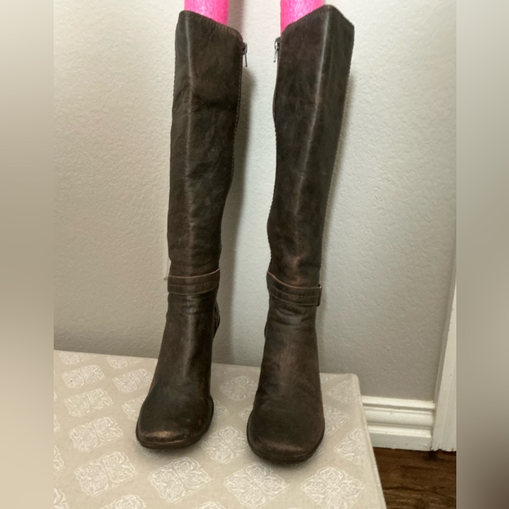 Gianni Bini Knee High Distressed Heeled Boots size 9